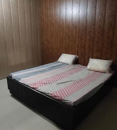 Apartamento Radha Madhav Vrindāvan Exterior foto