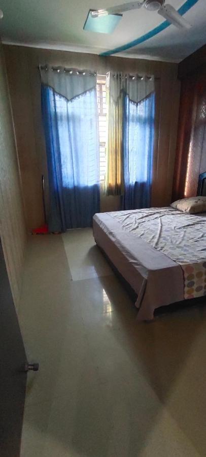 Apartamento Radha Madhav Vrindāvan Exterior foto